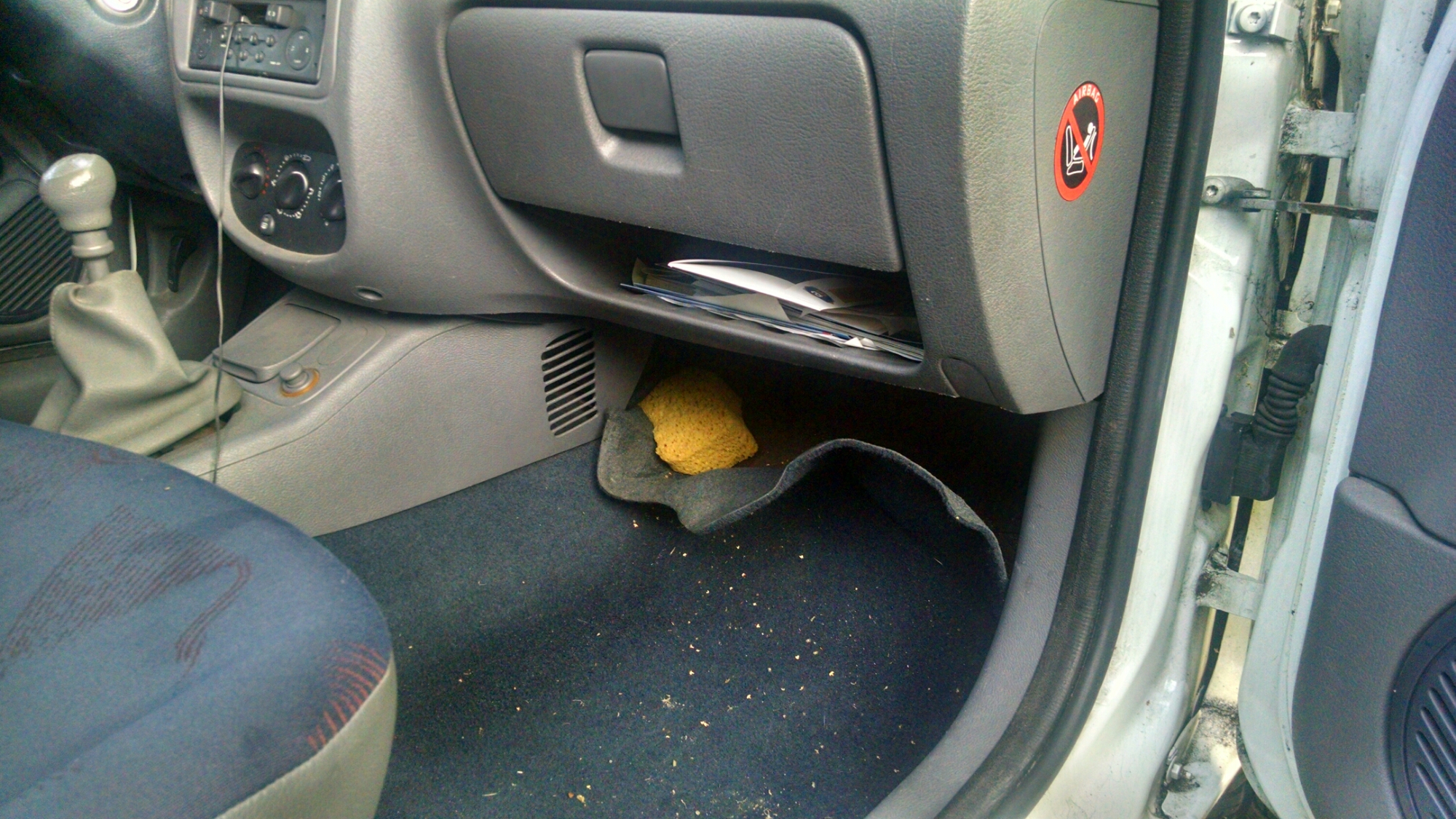 Hack a clio 2 inondations d’eau côté passager SuperBarbicane